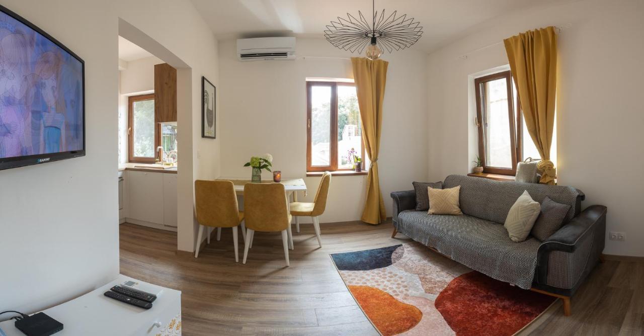 Linden House - A Lovely Apartment In Central Varna Exteriér fotografie